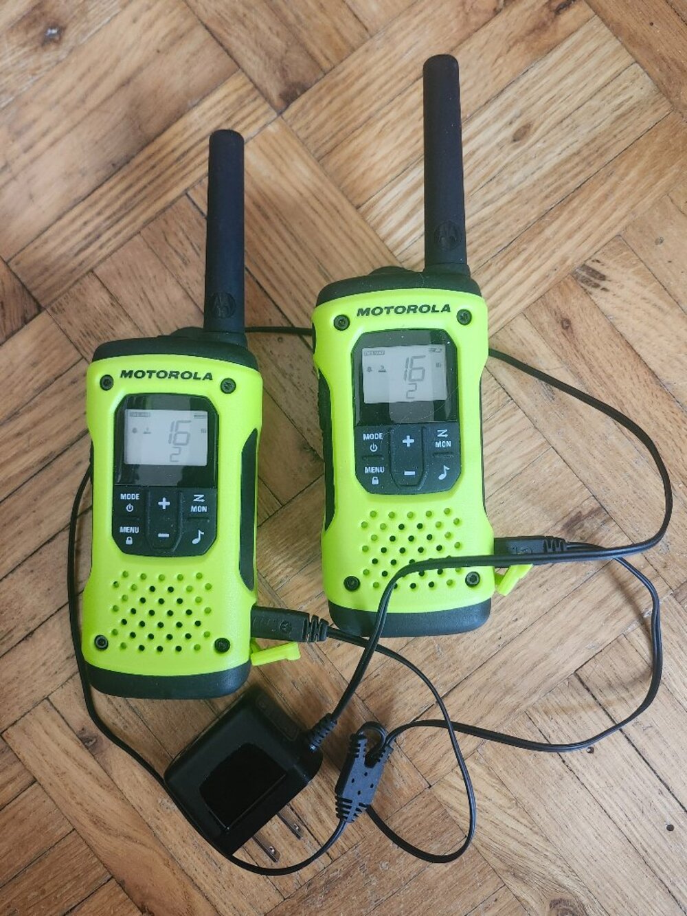 Motorola Talkabout T600 H2O Rechargeable Two-Way Radios